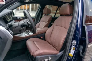 مقاعد بي إم دبليو X5 2023 الأمامية