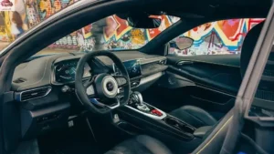 مقصورة لوتس إميرا 2023