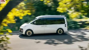 جانب هيونداي ستاريا 2024