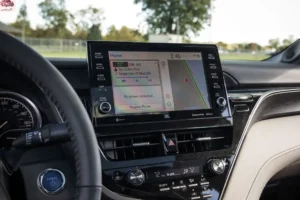 شاشة تويوتا كامري 2024