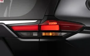 مصابيح تويوتا إنوفا 2024 الخلفية