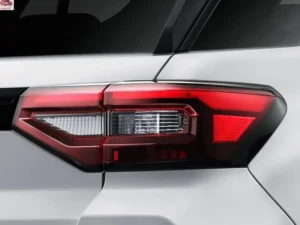 مصابيح تويوتا رايز 2024 الخلفية