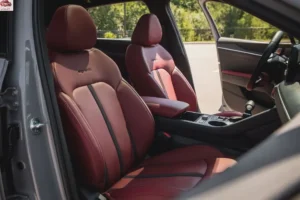 مقاعد كيا K5 2024 الأمامية