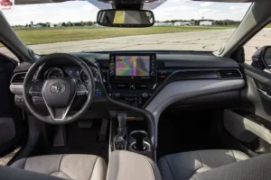 مقصورة تويوتا كامري 2024