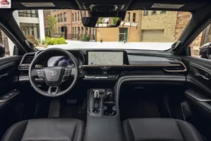 مقصورة تويوتا كراون 2024