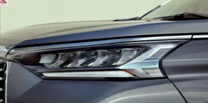 مصابيح تويوتا فيلوز 2024 الأمامية