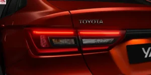 مصابيح تويوتا يارس 2024 الخلفية