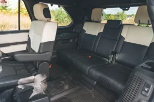 مقاعد تويوتا سيكويا 2024 الخلفية