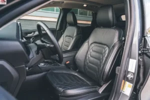 مقاعد فورد اسكيب 2024 الأمامية