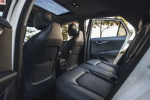 مقاعد كيا نيرو 2024 الخلفية