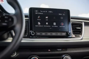 شاشة كيا ريو 2024