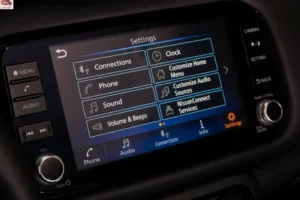 شاشة نيسان كيكس 2024