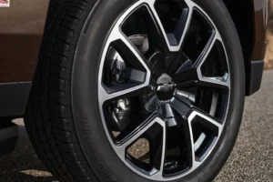 عجلة شيفروليه تاهو 2024