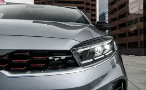 مصابيح كيا سيراتو 2024 الأمامية