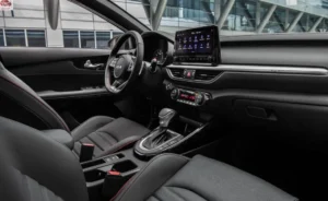 مقاعد كيا سيراتو 2024 الأمامية