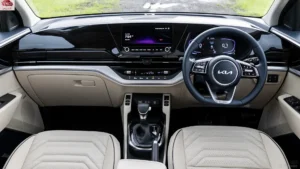 مقصورة كيا كارينز 2024