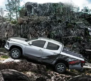 جانب ميتسوبيشي L200 2024