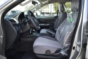 مقاعد ميتسوبيشي L200 2024 الأمامية