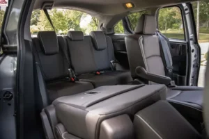 مقاعد هوندا أوديسي 2024 الصف الثالث