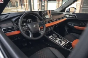 مقصورة ميتسوبيشي أوتلاندر 2024