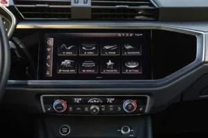 شاشة أودي Q3 2024