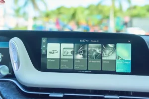 شاشة جينيسيس G90 2024