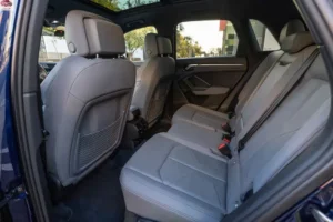 مقاعد أودي Q3 2024 الخلفية