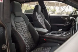 مقاعد أودي RS Q8 2024 الأمامية