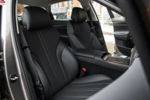 مقاعد جينيسيس G80 2024 الأمامية