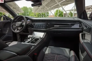 مقصورة أودي RS Q8 2024