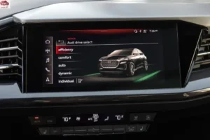 شاشة أودي Q4 e ترون 2024