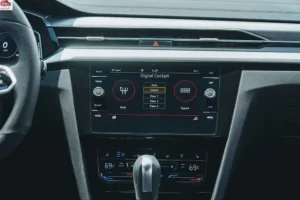 شاشة فولكس فاجن أرتيون 2024