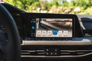 شاشة فولكس فاجن جولف R 2024