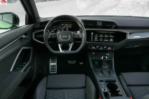 عجلة قيادة أودي RS Q3 2024