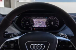 قمرة قيادة أودي E ترون جي تي 2024