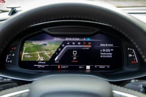 قمرة قيادة أودي SQ8 2024