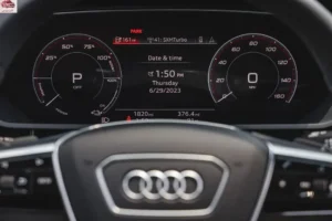 قمرة قيادة أودي Q8 e ترون 2024