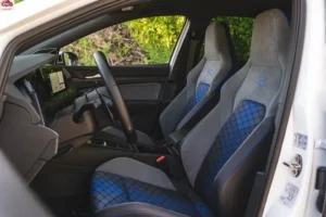 مقاعد فولكس فاجن جولف R 2024 الأمامية