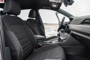 مقاعد فولكس فاجن جيتا 2024 الأمامية