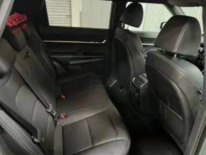 مقاعد سانج يونج توريس 2024 الخلفية