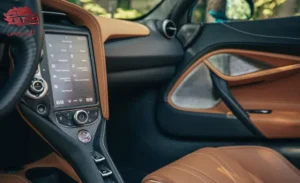 شاشة ماكلارين 720S 2024