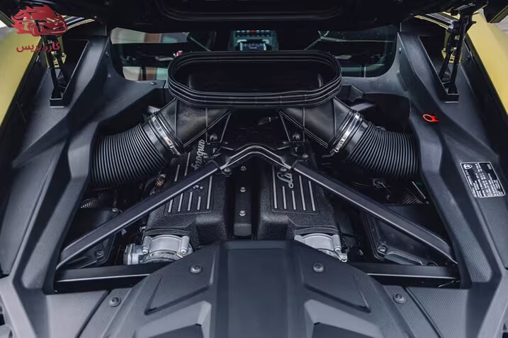لامبورجيني هوراكان 2025 – سوبركار إيطالية خارقة تجمع بين الأداء الأسطوري والتصميم الجريء 5 محرك لامبورجيني هوراكان 2025