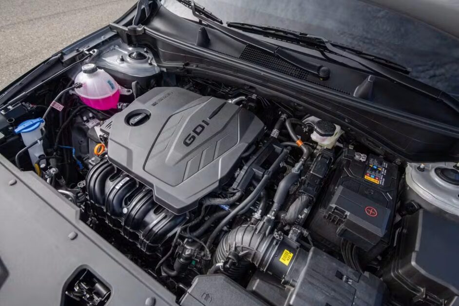 كيا سبورتاج 2026 الجديدة كليا:التصميم العصري والتقنيات الذكية يجتمعان في SUV عائلية استثنائية 12 محرك كيا سبورتاج 2026