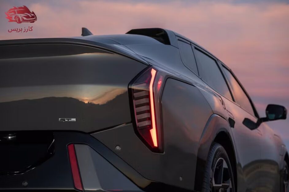 كيا EV4 2026: كهربائية المستقبل بسعر مفاجئ ومواصفات مذهلة 4 مصابي كيا ev4 2026 الخلفية