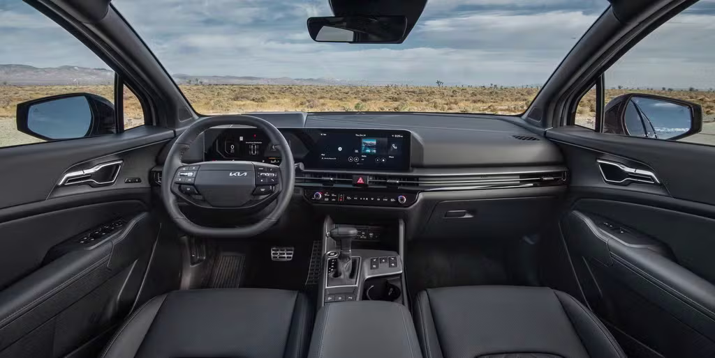 كيا سبورتاج 2026 الجديدة كليا:التصميم العصري والتقنيات الذكية يجتمعان في SUV عائلية استثنائية 10 مقصورة كيا سبورتاج 2026