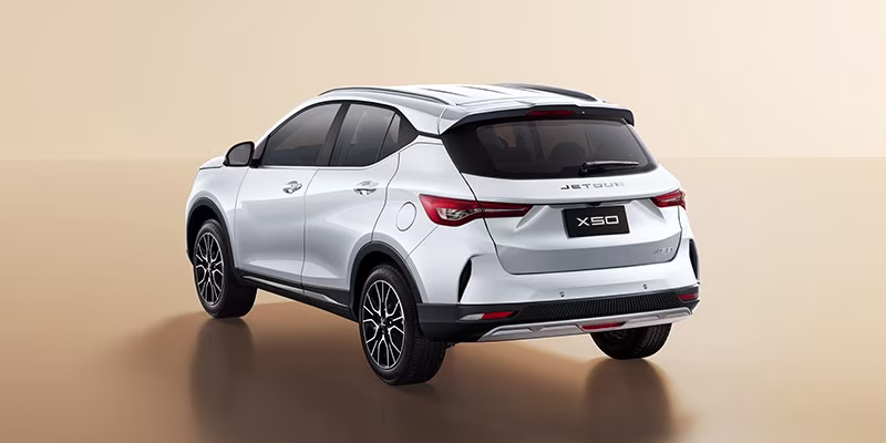 جيتور X50 2026 – مواصفات، سعر، مميزات وعيوب السيارة العائلية الحديثة 3 خلفية جيتور x50 2026
