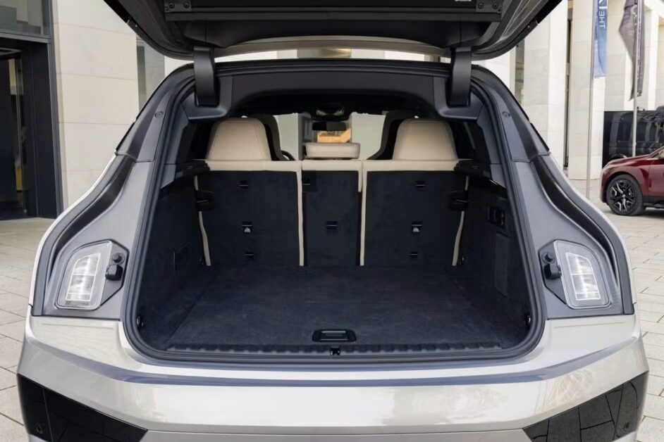 بي إم دبليو iX 2026: سعر ومميزات وعيوب الجيل الجديد من الـ SUV الكهربائية الفاخرة 9 صندوق بي إم دبليو ix 2026
