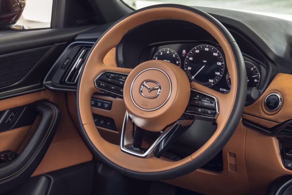 مازدا CX-90 2026 مميزات وعيوب الـ SUV اليابانية الفاخرة 7 عجلة قيادة مازدا cx 90 2026