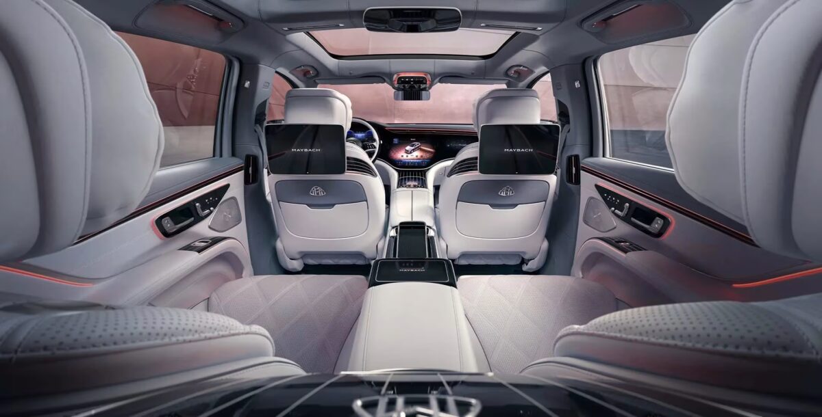 مرسيدس بنز EQS SUV 2026: السعر، الأبعاد، المميزات والعيوب 8 مقاعد مرسيدس بنز eqs suv 2026 1