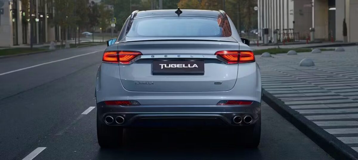 جيلي توجيلا 2026: هل تحدت قوانين الكوبيه؟ قوة فولفو المخفية بتصميم يخطف الأنفاس! 4 خلفية جيلي توجيلا 2026